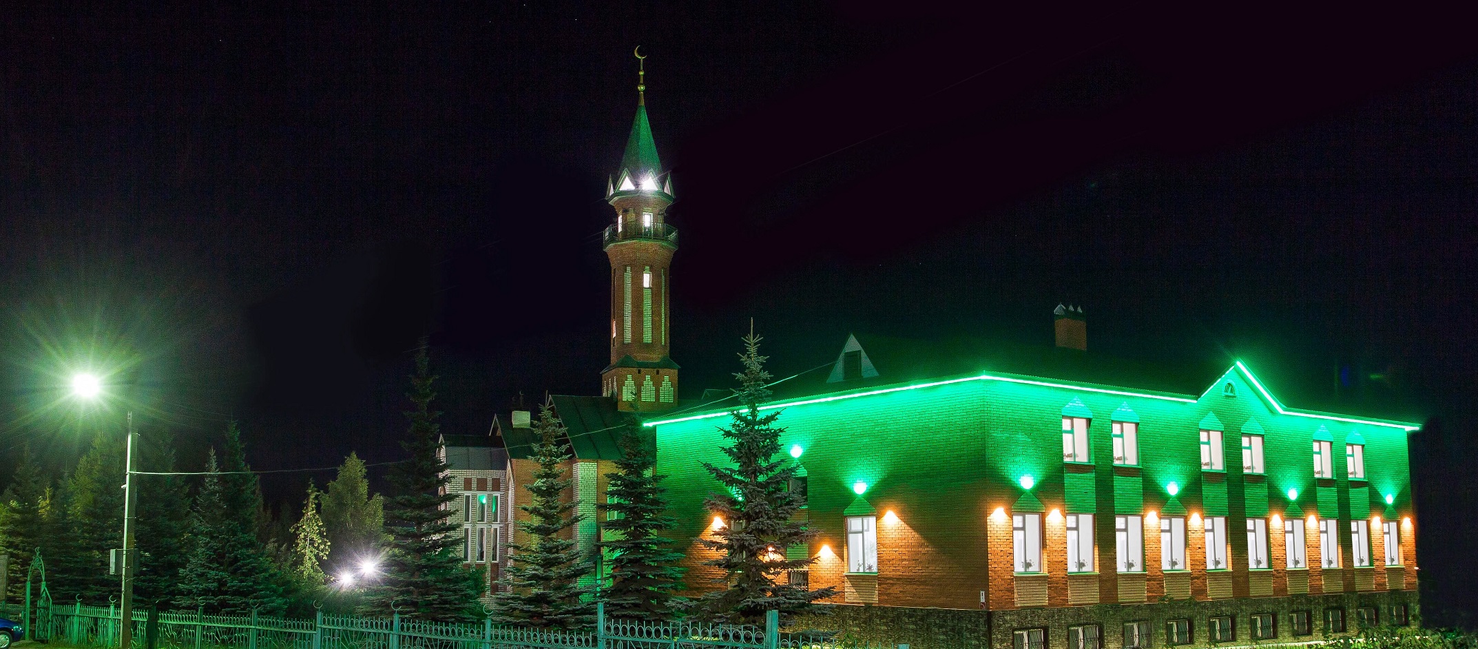 Кукмор мамадыш. Центральная мечеть Кукмор. Мечеть маскара Кукморский район. Первая Соборная мечеть Кукмор. Город Кукмор Татарстан достопримечательности.